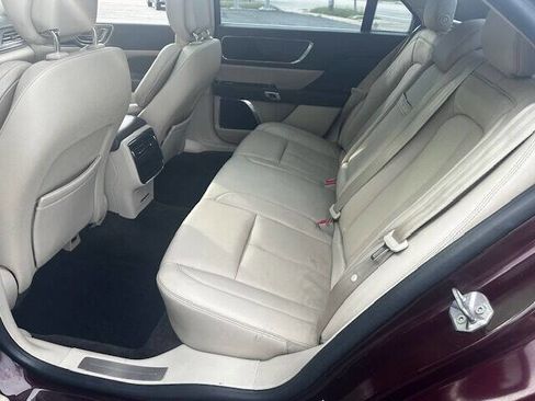 Used 2017 Lincoln Continental Select image 18