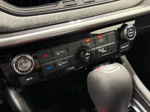 Used 2025 Jeep Compass Sport AWD/4WD image 40