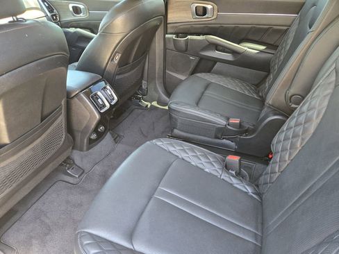 Certified 2022 Kia Sorento SX Prestige AWD/4WD image 30
