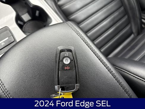 Used 2024 Ford Edge SEL image 27