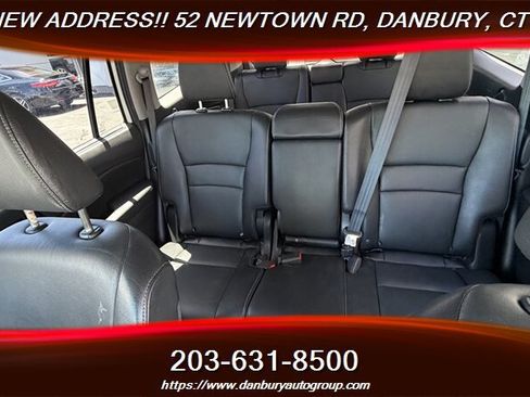 Used 2019 Honda Pilot Touring image 16
