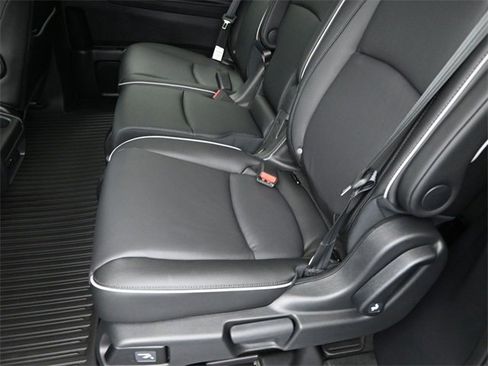 New 2026 Honda Odyssey Touring image 32