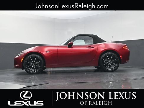 Used 2024 MAZDA MX-5 Miata Grand Touring RWD image 20