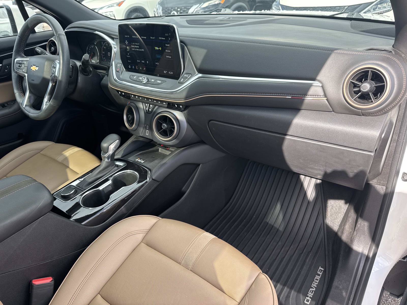 Used 2023 Chevrolet Blazer Premier w/ Enhanced Convenience Package FWD image 13