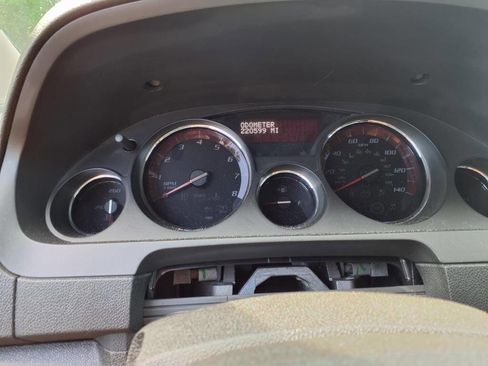 Used 2011 GMC Acadia SLE image 20