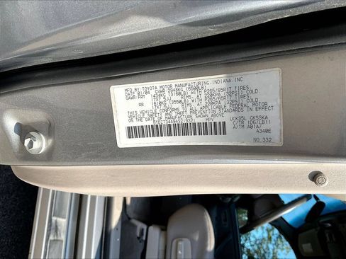 Used 2004 Toyota Sequoia SR5 RWD image 6