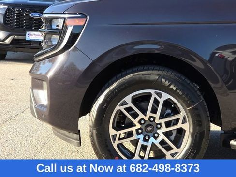 New 2025 Ford Expedition Active image 5