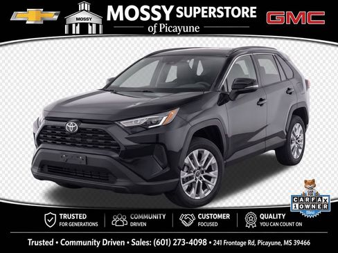 Used 2025 Toyota Corolla Cross LE FWD image 1