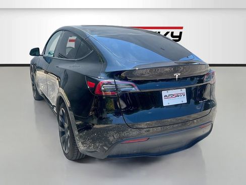 Used 2023 Tesla Model Y Long Range AWD/4WD image 5