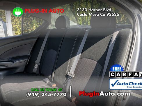 Used 2017 Nissan Versa SV image 9