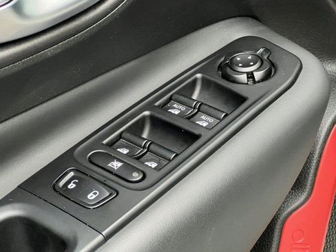 Used 2022 Jeep Renegade Trailhawk AWD/4WD image 15