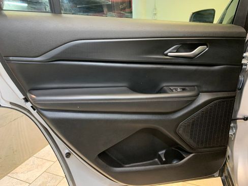Used 2023 Jeep Grand Cherokee L Laredo AWD/4WD image 49