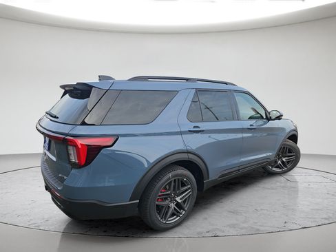 New 2026 Ford Explorer ST-Line w/ ST-Line Street Pack AWD/4WD image 4