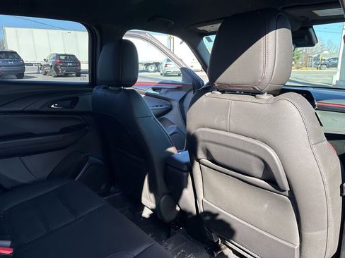 Used 2025 Chevrolet TrailBlazer RS image 31