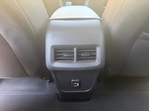 Used 2024 Chevrolet Equinox LT image 12