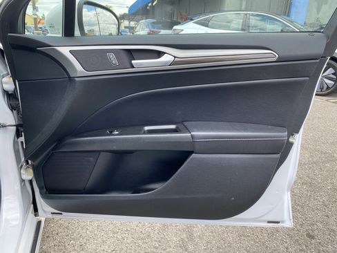 Used 2018 Ford Fusion SE w/ Equipment Group 602A FWD image 28