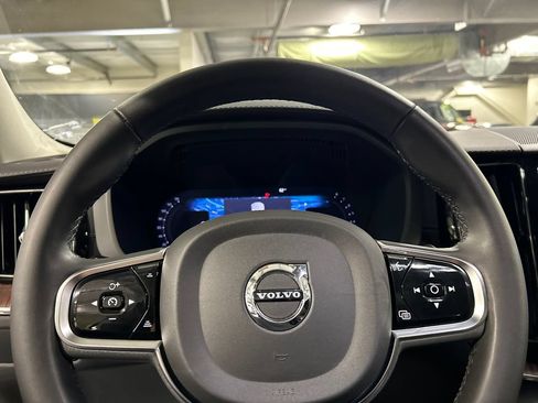 Certified 2024 Volvo XC60 B5 Ultimate w/ Protection Package Premier AWD/4WD image 12