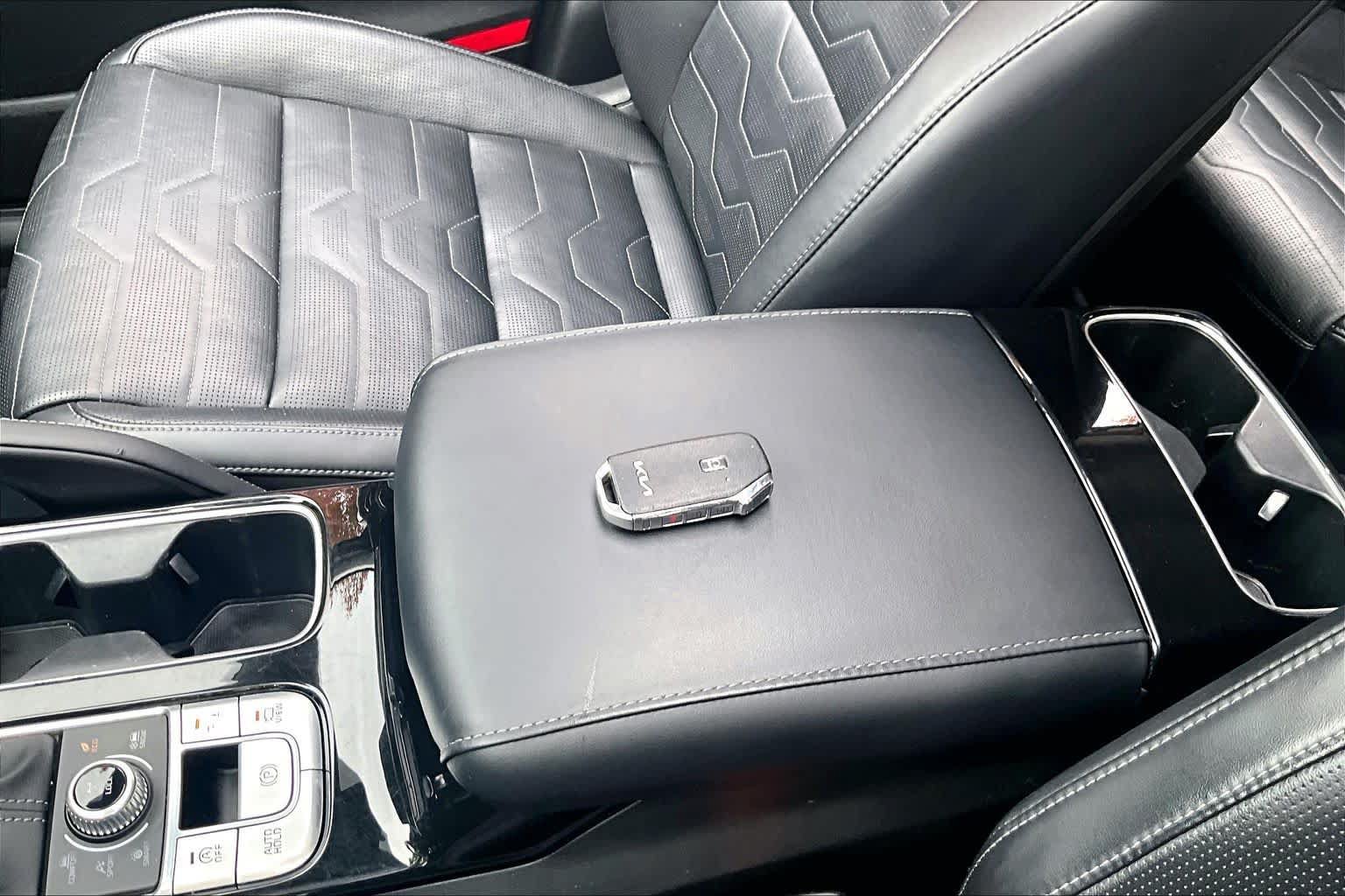 Used 2022 Kia Telluride SX w/ SX Prestige Package AWD/4WD image 15