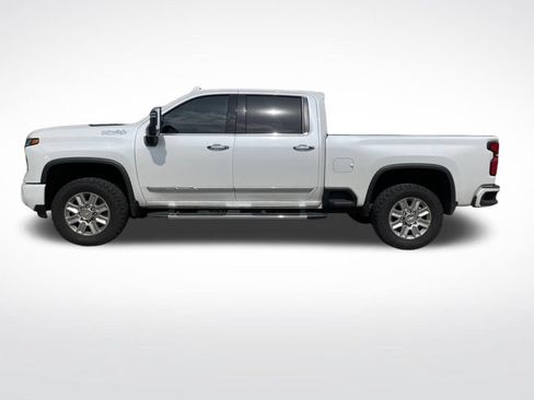 Used 2025 Chevrolet Silverado 2500 High Country w/ Technology Package AWD/4WD image 8