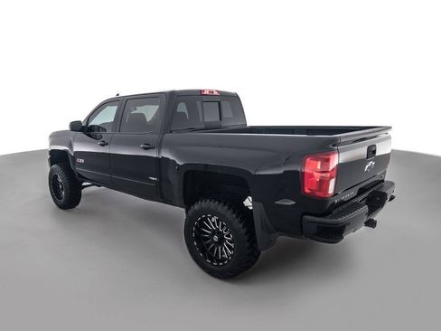 Used 2017 Chevrolet Silverado 1500 LTZ Z71 w/ Realtree Edition AWD/4WD image 7