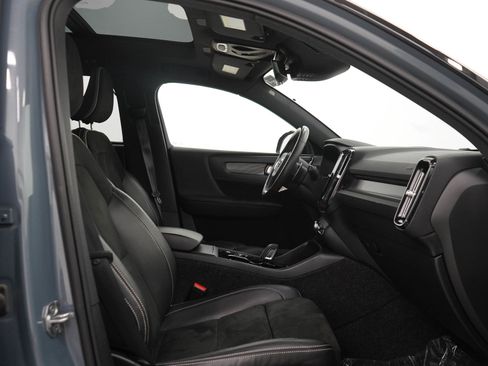 Used 2020 Volvo XC40 T5 R-Design AWD/4WD image 13
