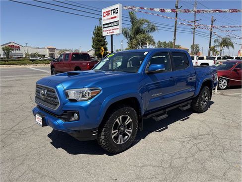 Used 2017 Toyota Tacoma TRD Sport w/ Tow Package RWD image 17
