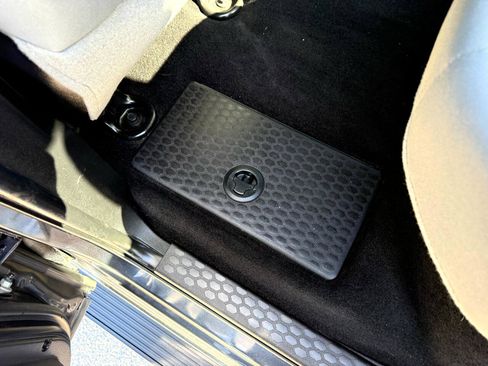 Used 2016 RAM 2500 Tradesman w/ Chrome Appearance Group image 17