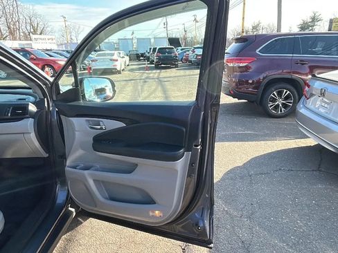 Used 2017 Honda Pilot Elite image 9