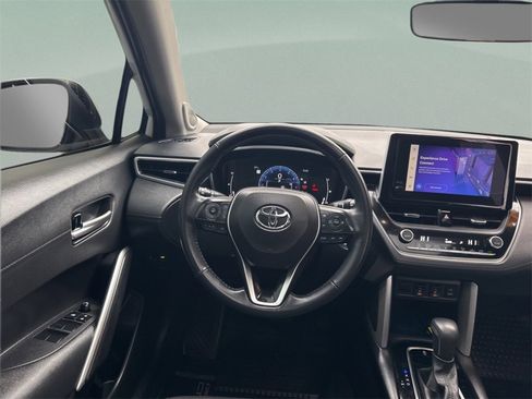 Used 2023 Toyota Corolla Cross XLE image 33