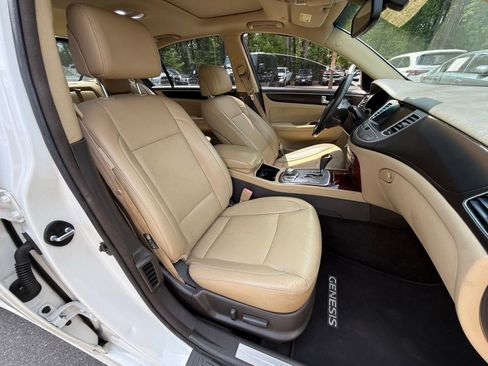 Used 2012 Hyundai Genesis 3.8 w/ Premium Pkg RWD image 22