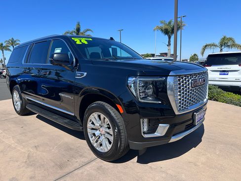 Used 2024 GMC Yukon XL Denali image 3