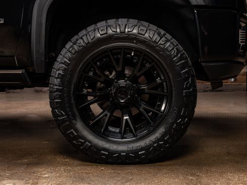 Used 2021 GMC Sierra 2500 Denali w/ Denali Black Diamond Edition image 12