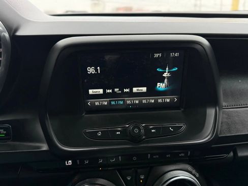 Used 2018 Chevrolet Camaro LT image 21