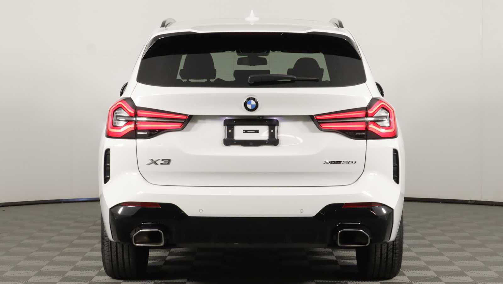 Used 2024 BMW X3 xDrive30i w/ M Sport Package AWD/4WD image 5
