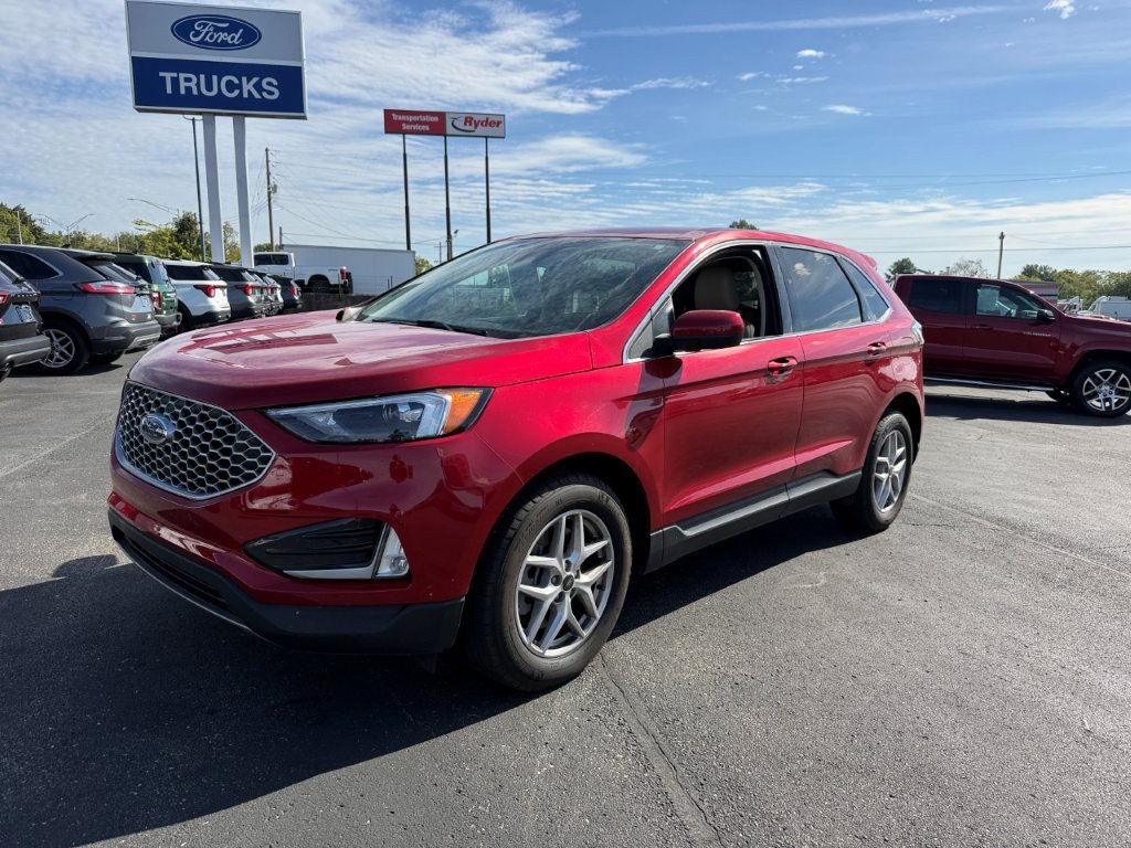 Used 2024 Ford Edge SEL w/ Convenience Package AWD/4WD image 3