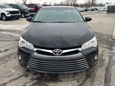 Used 2015 Toyota Camry LE image 10