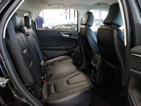 Used 2022 Ford Edge Titanium image 11