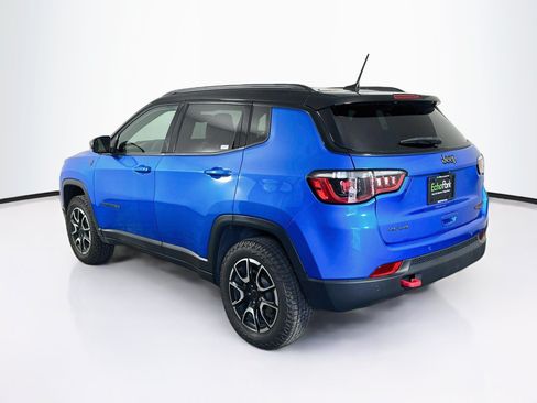 Used 2025 Jeep Compass Trailhawk AWD/4WD image 5