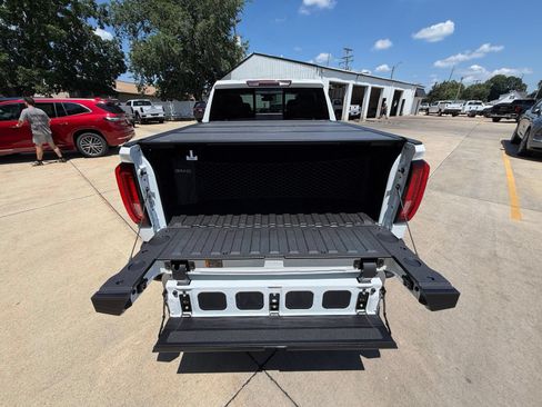 New 2026 GMC Sierra 1500 SLT w/ SLT Premium Plus Package AWD/4WD image 15