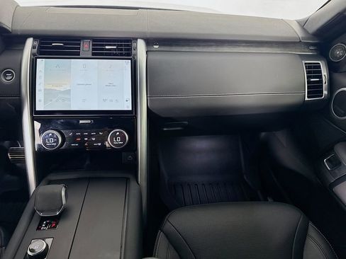Used 2023 Land Rover Discovery S R-Dynamic image 25