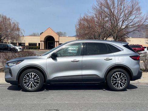 Used 2023 Ford Escape Active image 2