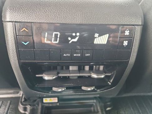 Used 2024 Jeep Grand Cherokee L Altitude RWD image 21