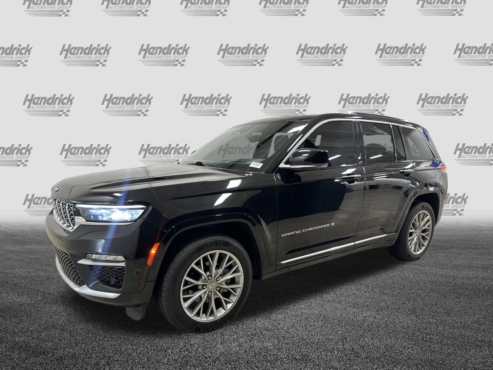 Used 2022 Jeep Grand Cherokee Summit w/ Adv Protech Group IV AWD/4WD image 5