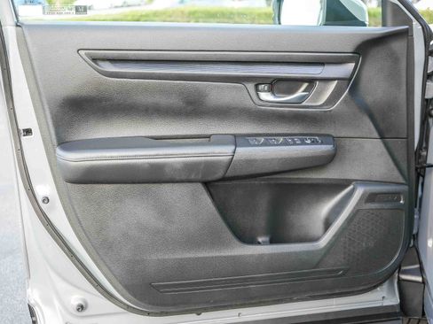 Used 2025 Honda CR-V LX image 26