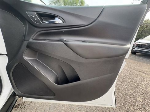 Used 2022 Chevrolet Equinox LT w/ Driver Convenience Package image 30