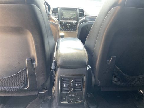Used 2016 Jeep Grand Cherokee Limited AWD/4WD image 27