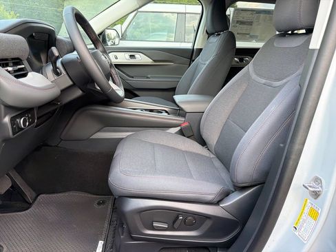 New 2026 Ford Explorer Active RWD image 5