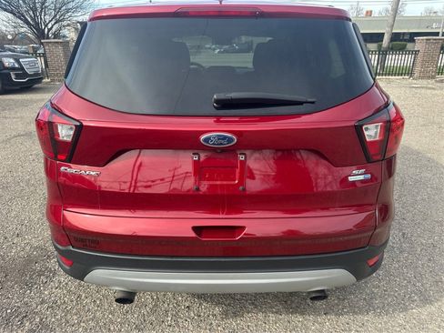Used 2019 Ford Escape SE image 14