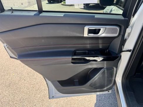 Used 2023 Ford Explorer ST-Line w/ Class IV Trailer Tow Package AWD/4WD image 36
