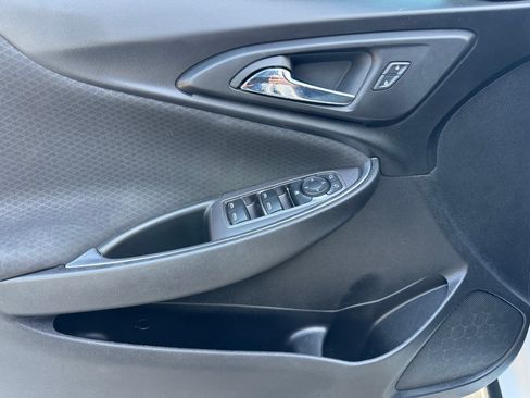 Used 2019 Chevrolet Malibu LT FWD image 11